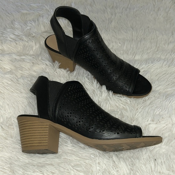 Peep toe block heel shoes - Picture 3 of 5